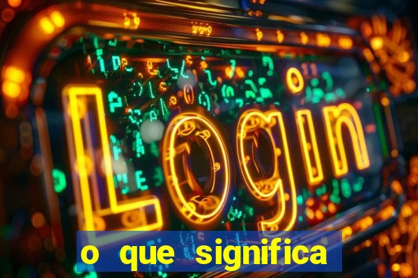 o que significa sonhar dobrando roupas